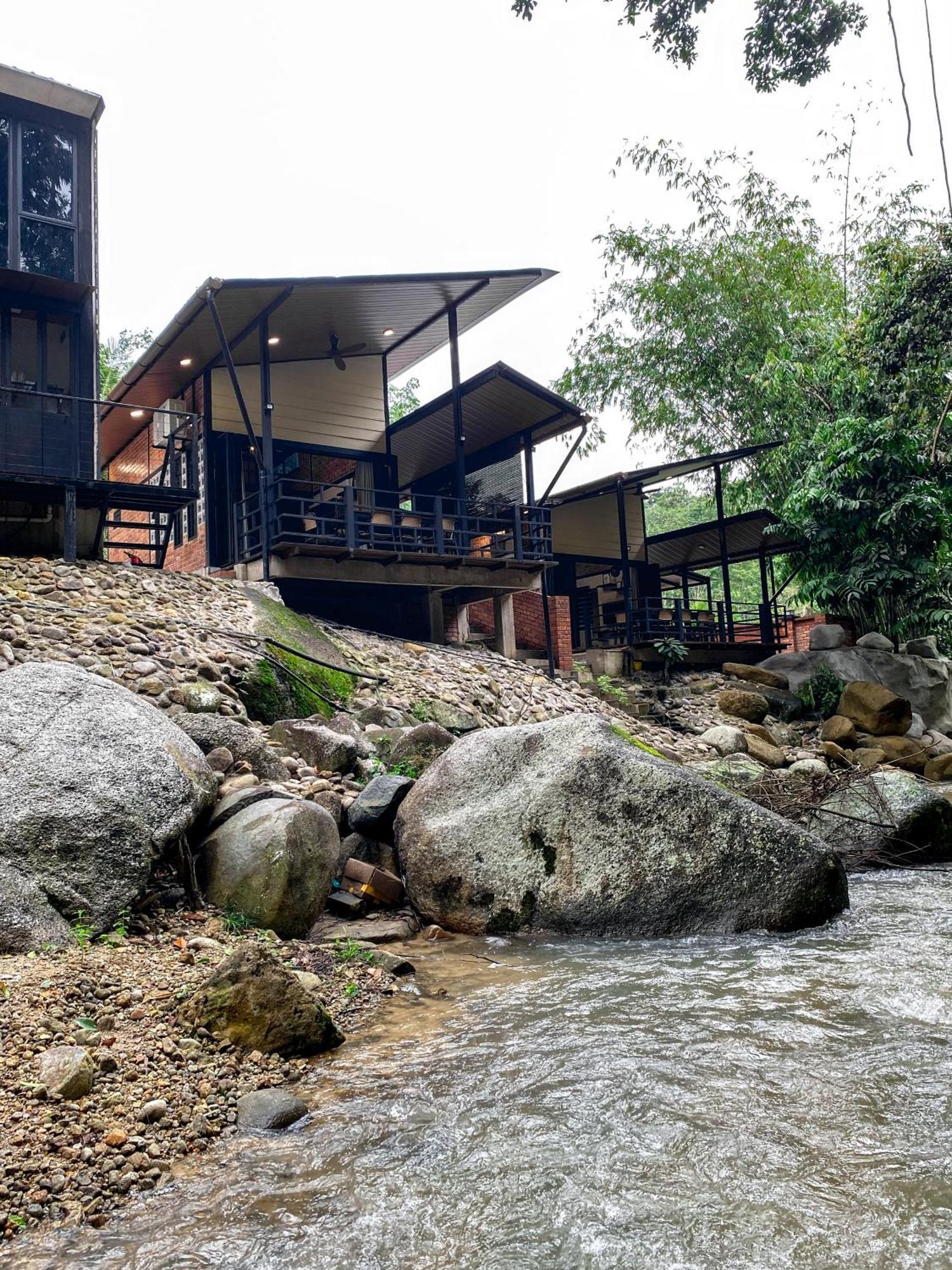 Casa Damai Janda Baik - Riverview Tiny House Бентонг Екстериор снимка